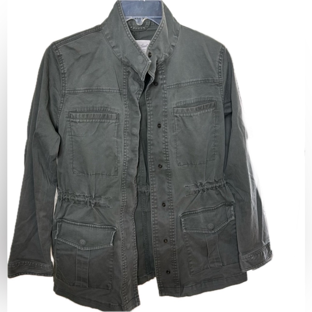 Universal Thread Coat